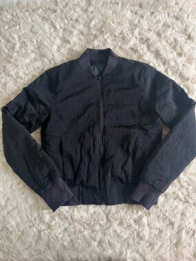 Lululemon reversible puffer jacket, size 4